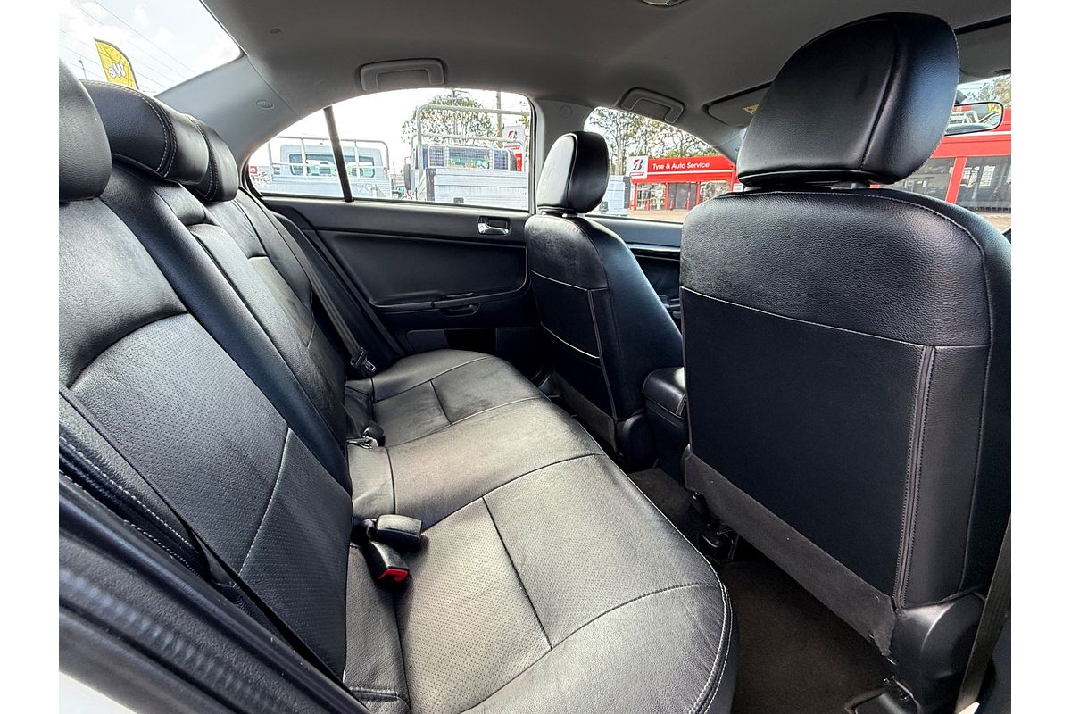 2014 Mitsubishi LANCER LS CJ