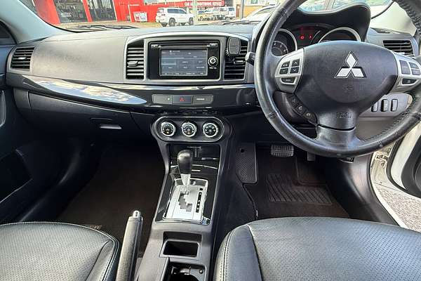 2014 Mitsubishi LANCER LS CJ