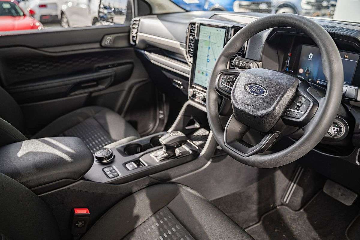 2024 Ford Everest Ambiente 2.0L