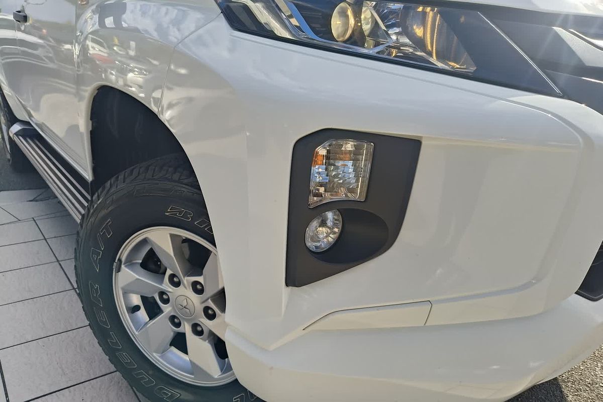 2019 Mitsubishi Triton GLX+ MR 4X4