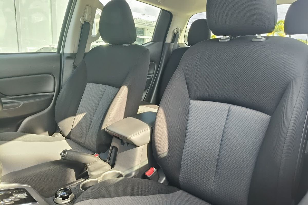 2019 Mitsubishi Triton GLX+ MR 4X4