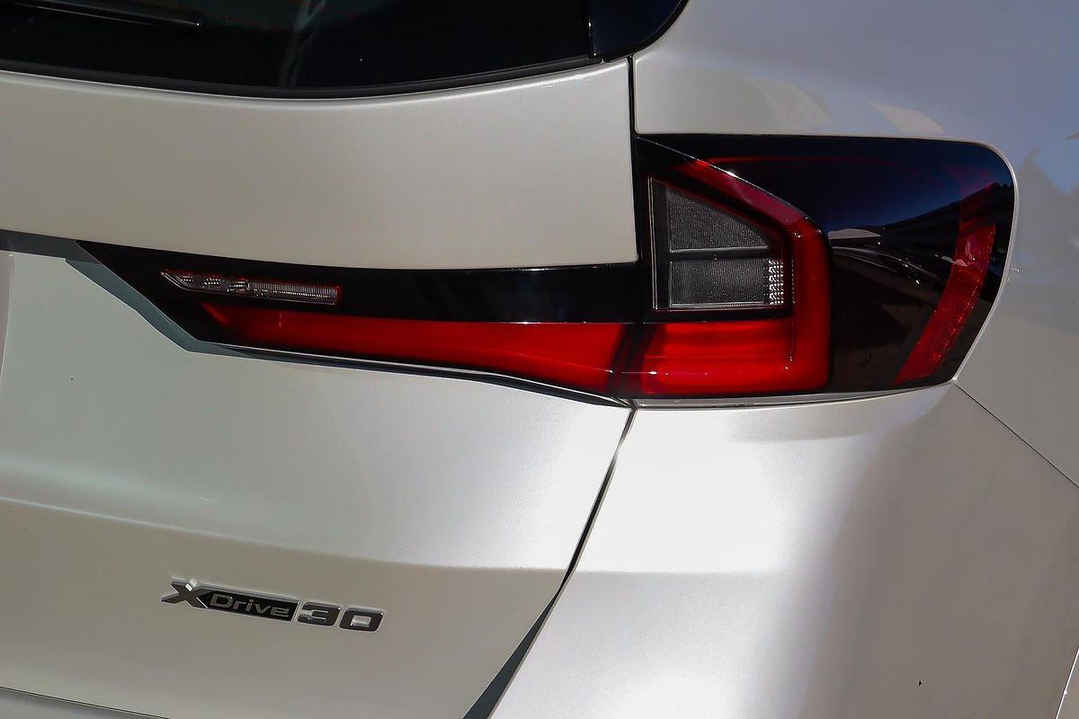 2024 BMW iX1 xDrive30 M Sport U11