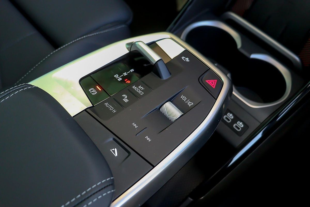2024 BMW iX1 xDrive30 M Sport U11