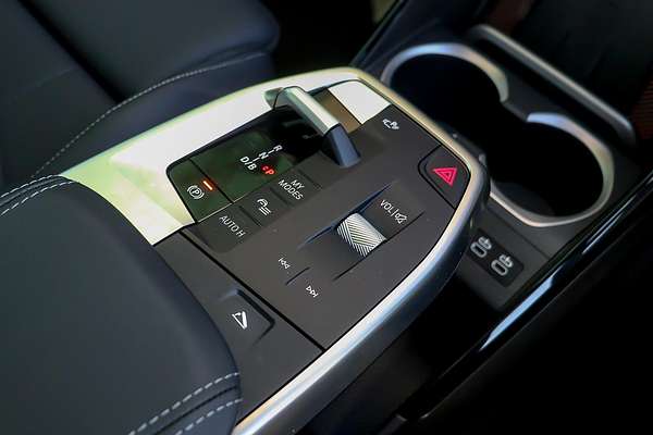 2024 BMW iX1 xDrive30 M Sport U11