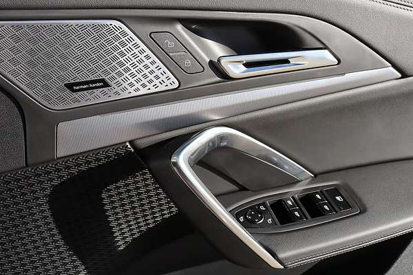 2024 BMW iX1 xDrive30 M Sport U11