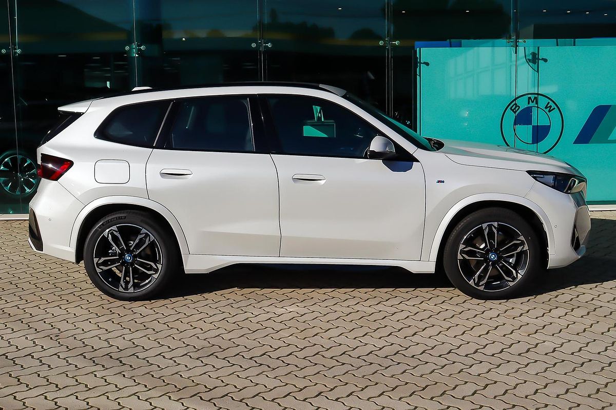 2024 BMW iX1 xDrive30 M Sport U11