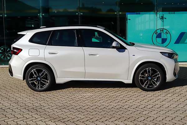 2024 BMW iX1 xDrive30 M Sport U11