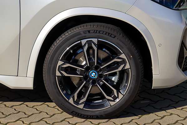 2024 BMW iX1 xDrive30 M Sport U11