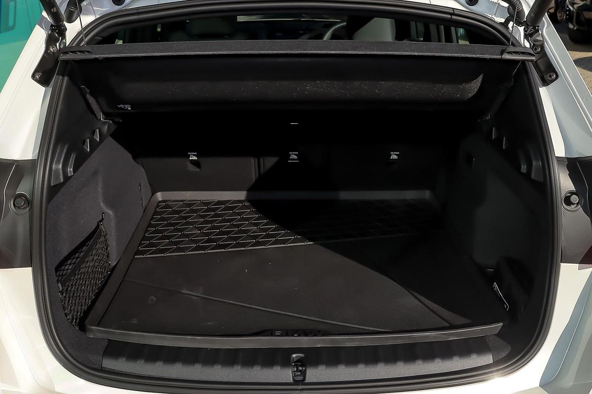2024 BMW iX1 xDrive30 M Sport U11