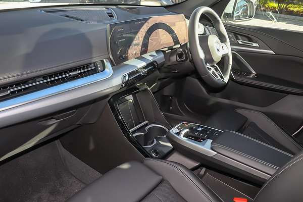 2024 BMW iX1 xDrive30 M Sport U11