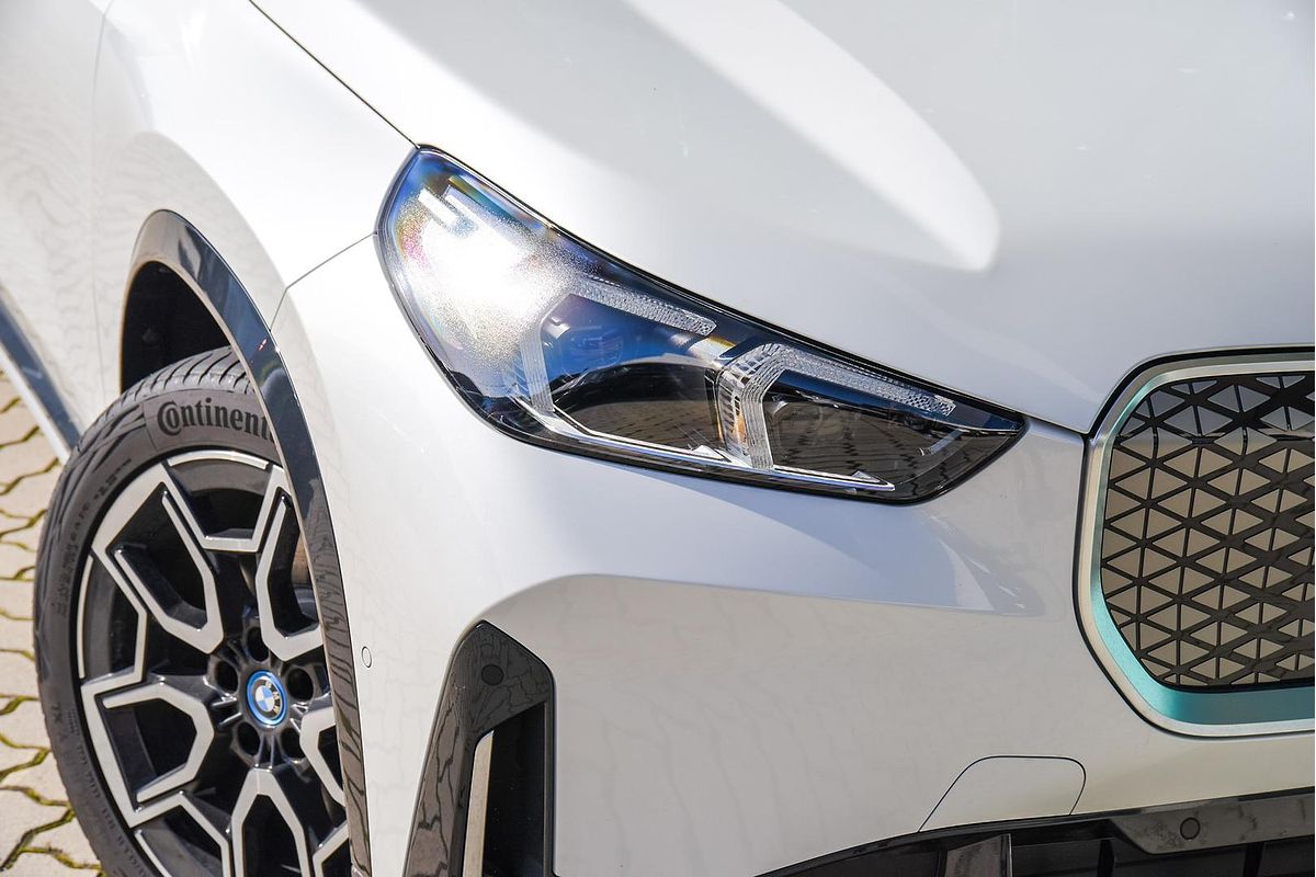 2024 BMW iX1 xDrive30 xLine U11