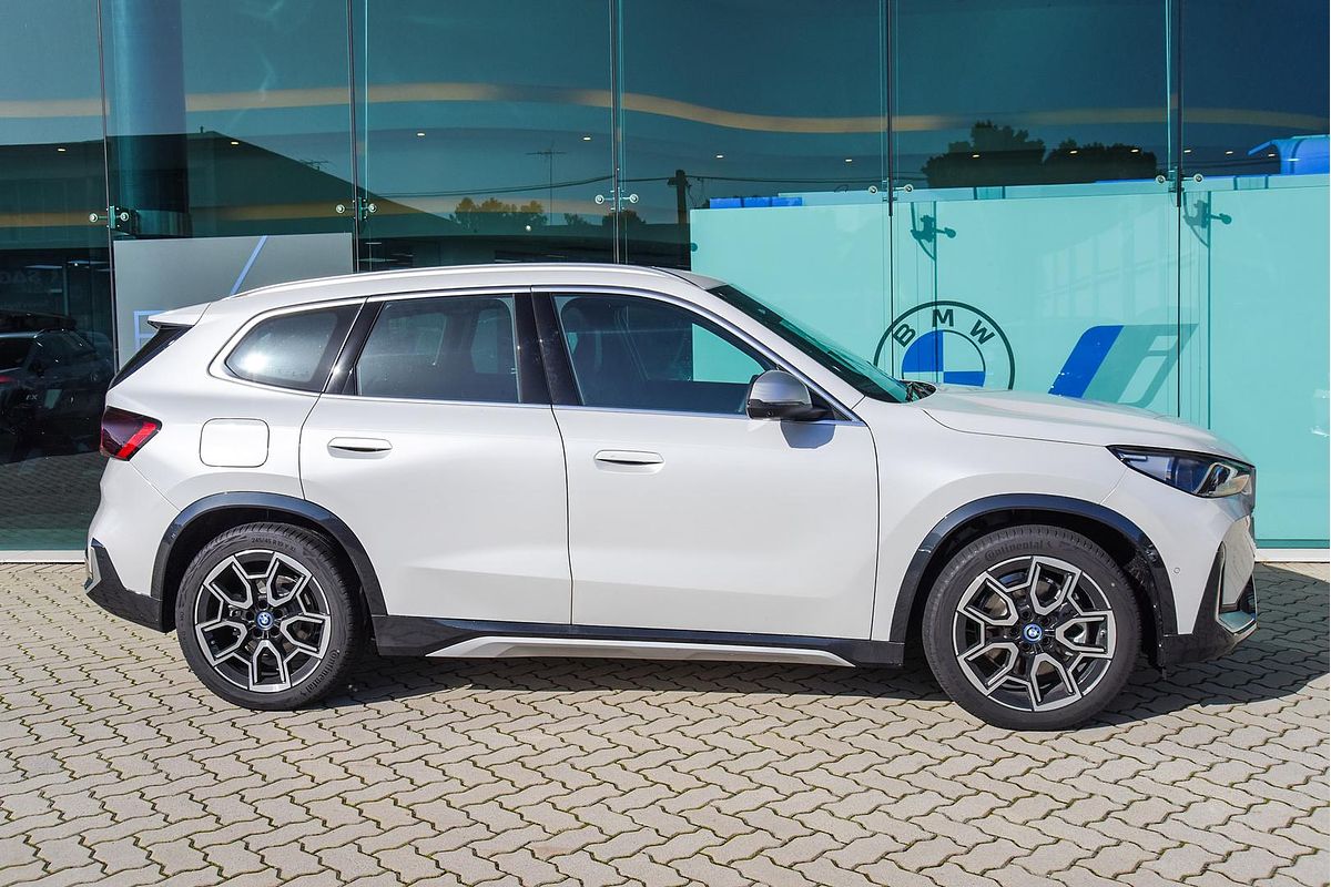 2024 BMW iX1 xDrive30 xLine U11