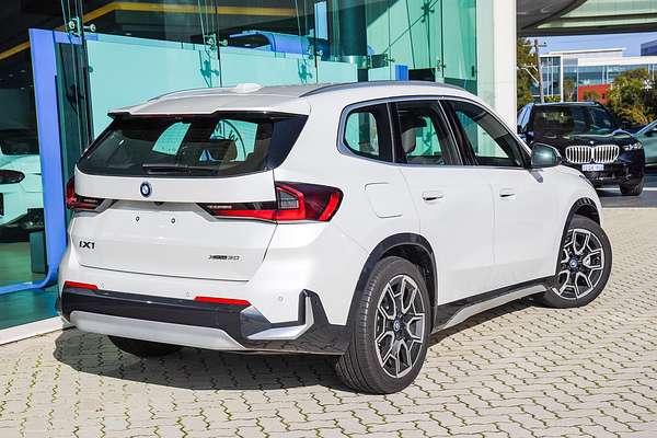 2024 BMW iX1 xDrive30 xLine U11