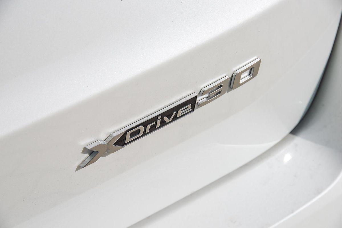 2024 BMW iX1 xDrive30 xLine U11