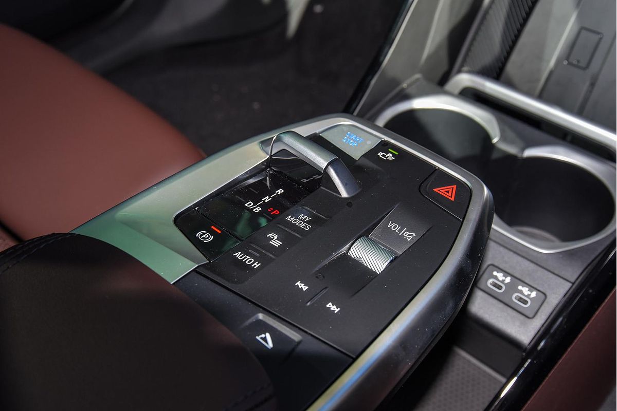 2024 BMW iX1 xDrive30 xLine U11