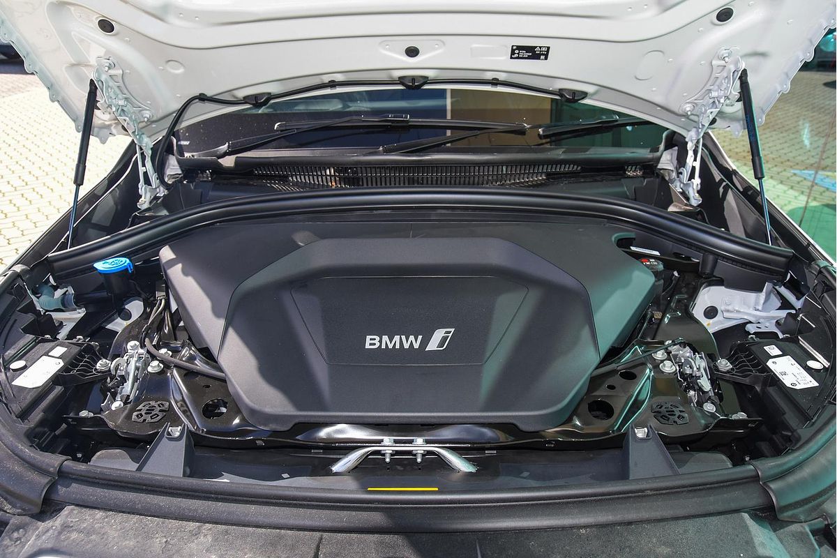 2024 BMW iX1 xDrive30 xLine U11