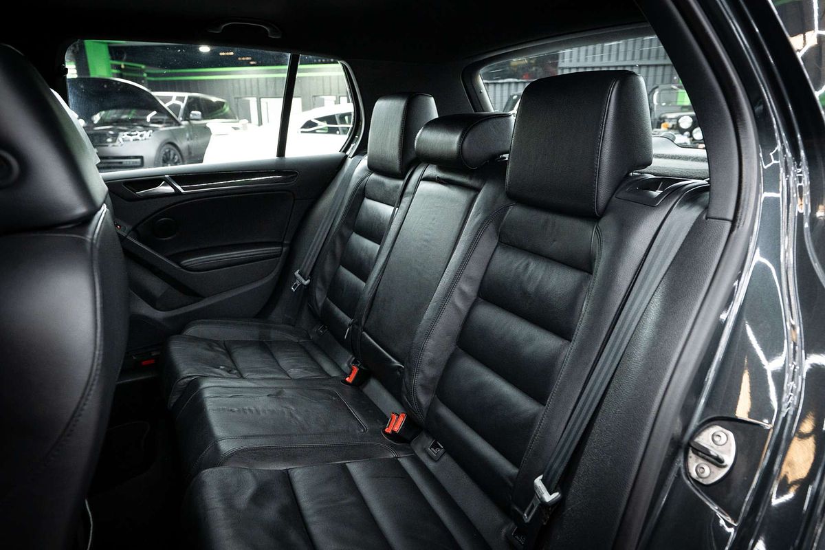 2010 Volkswagen Golf GTI VI