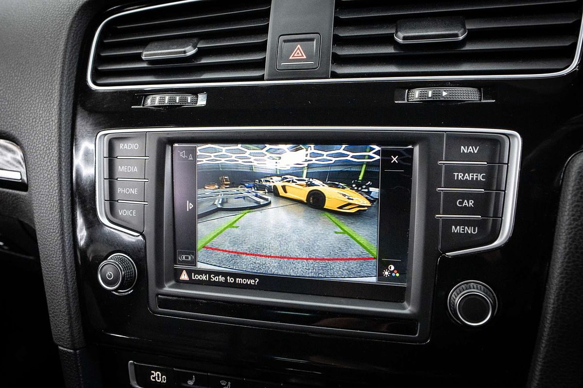 2015 Volkswagen Golf R Wolfsburg Edition 7