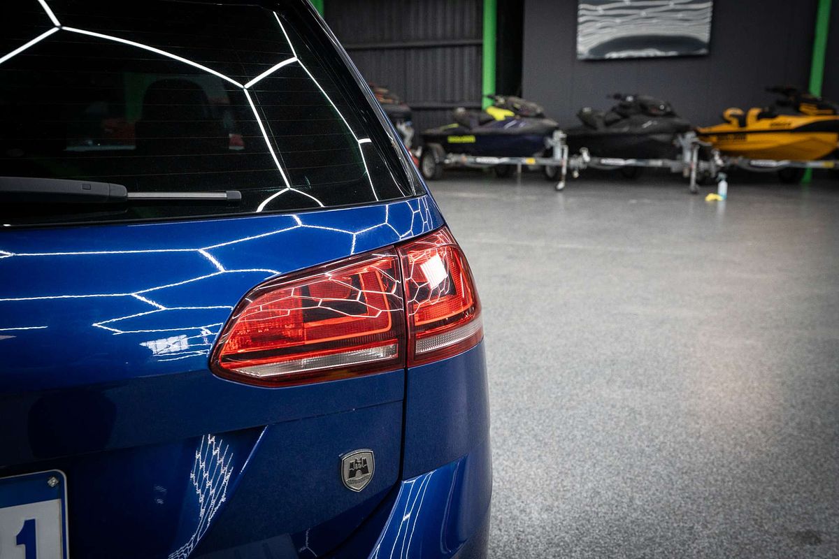 2015 Volkswagen Golf R Wolfsburg Edition 7