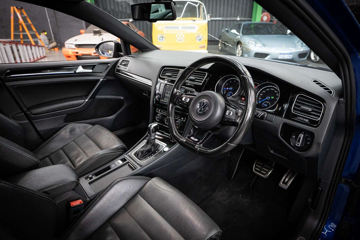 2015 Volkswagen Golf R Wolfsburg Edition 7