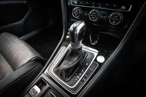 2015 Volkswagen Golf R Wolfsburg Edition 7