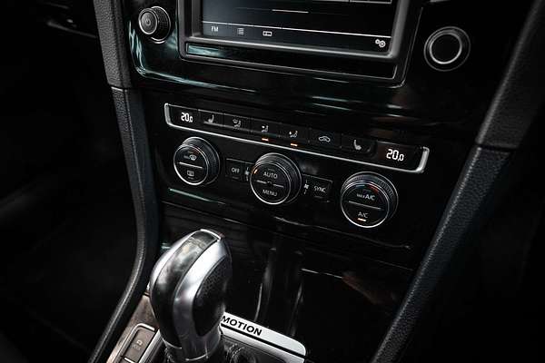 2015 Volkswagen Golf R Wolfsburg Edition 7