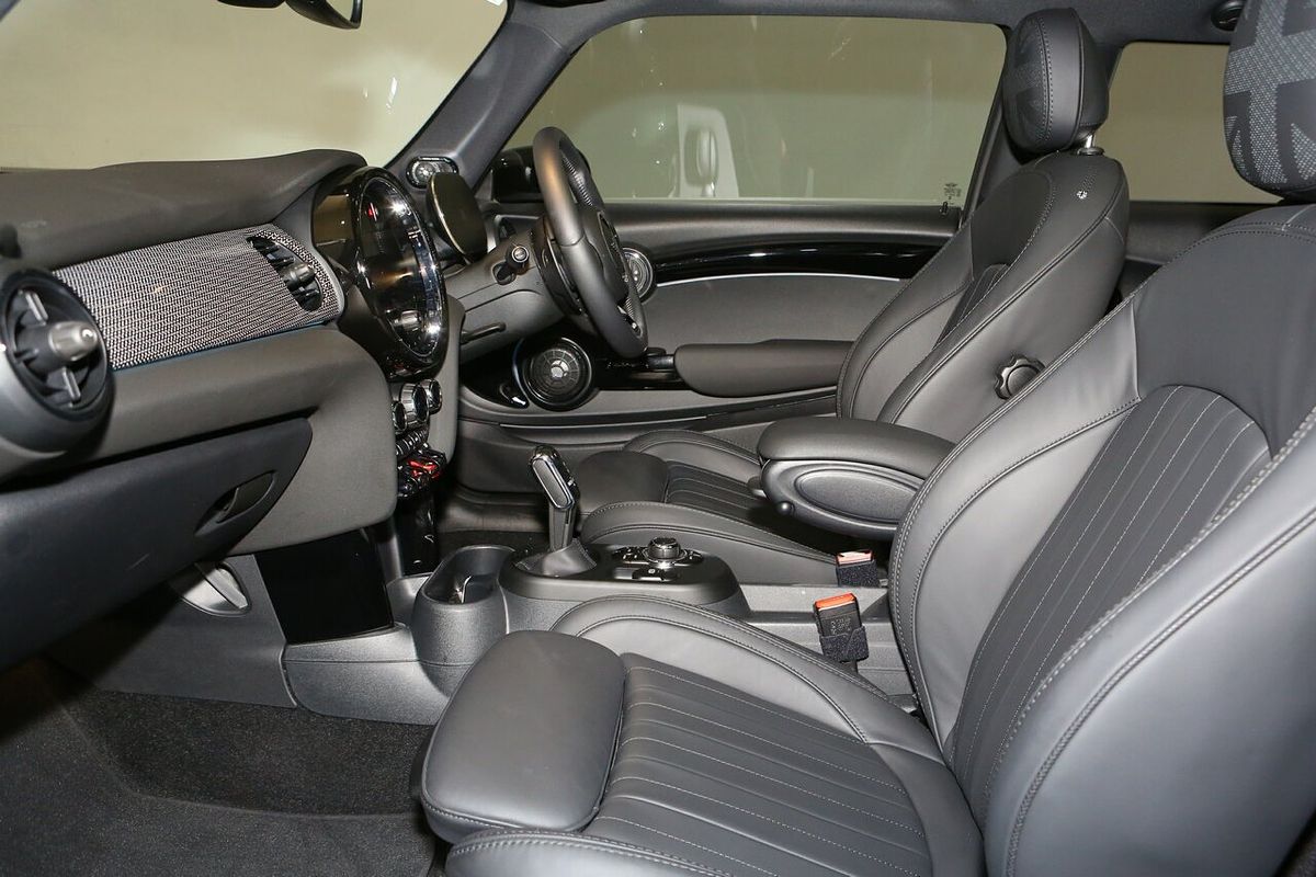 2024 MINI Cooper JCW Classic F66