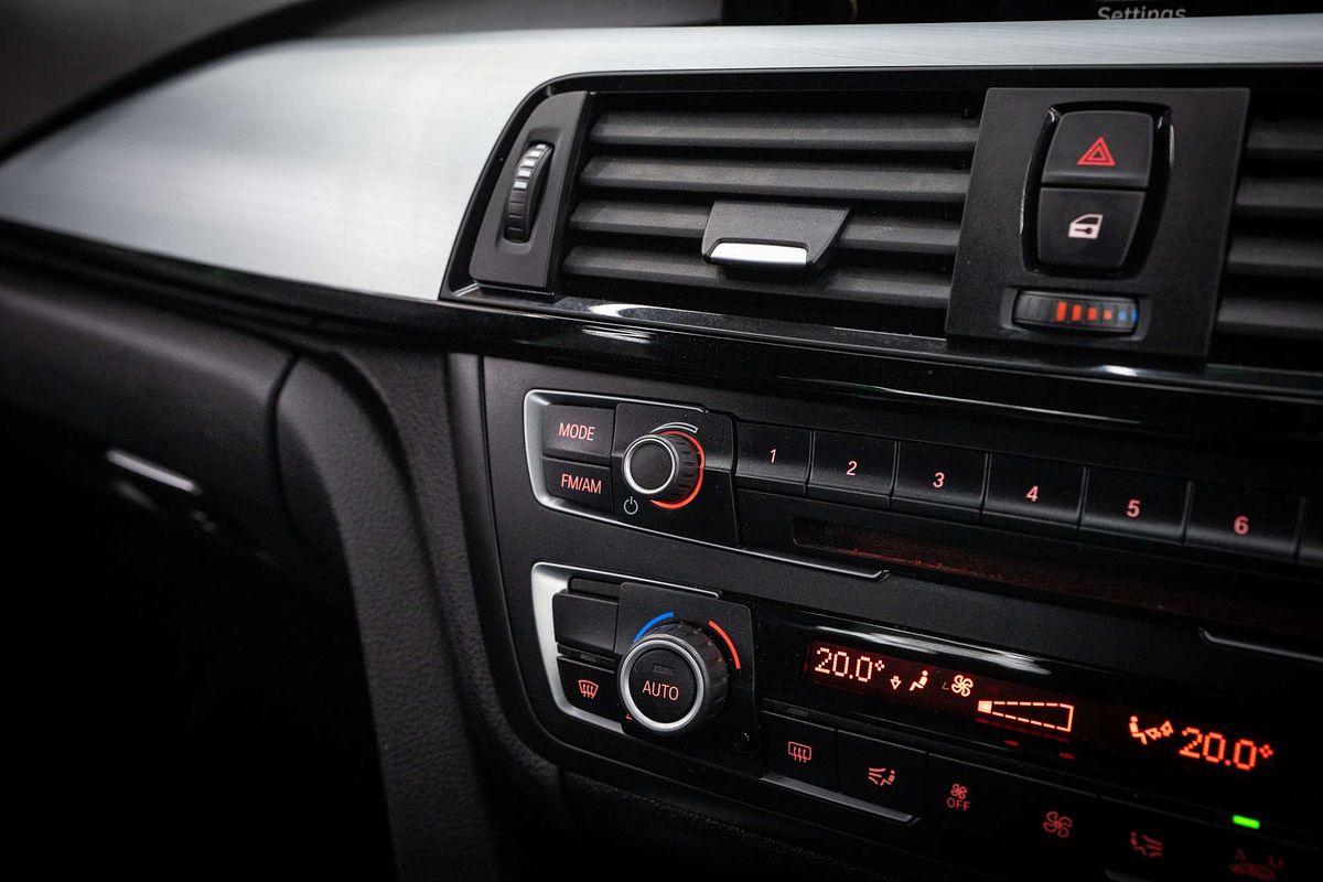 2015 BMW 3 Series 328i Sport Line F30
