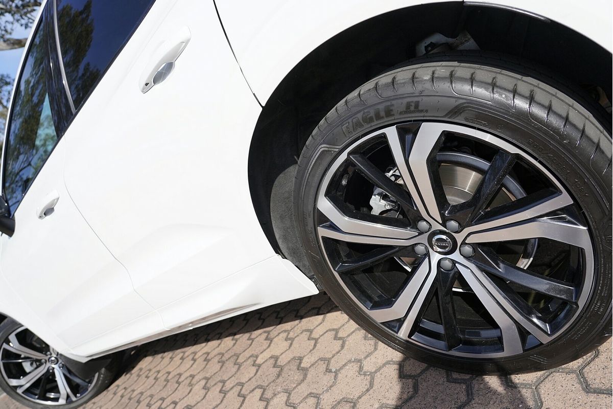 2021 Volvo XC60 B6 R-Design