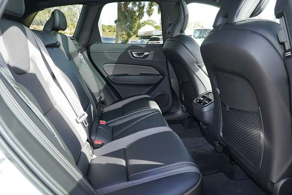 2021 Volvo XC60 B6 R-Design