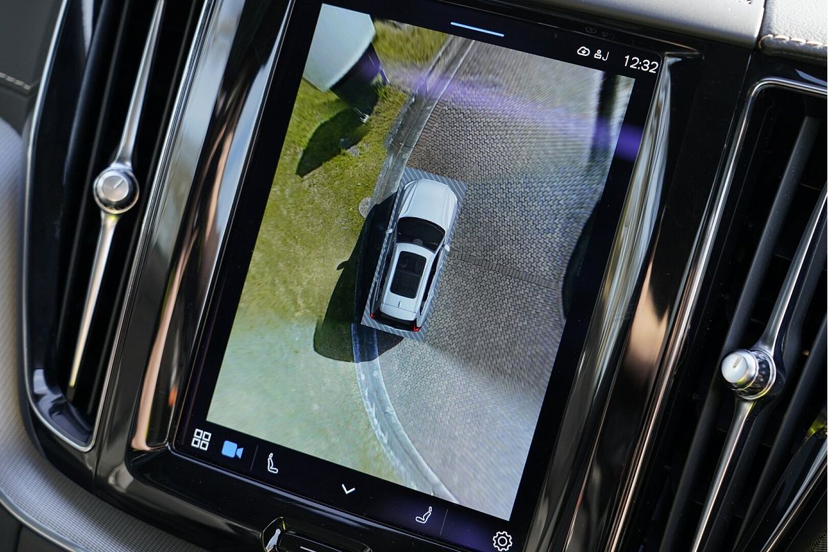 2021 Volvo XC60 B6 R-Design