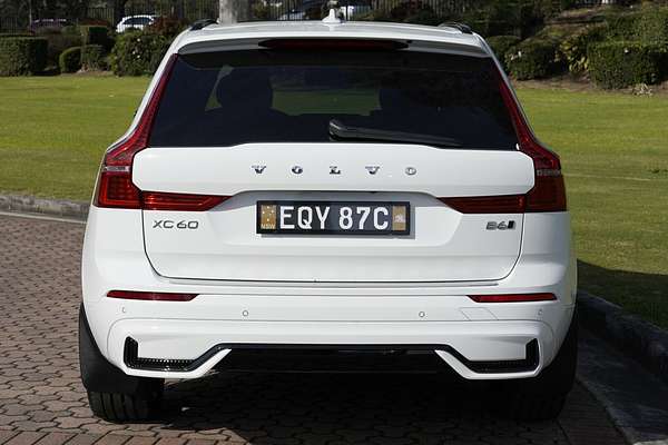 2021 Volvo XC60 B6 R-Design