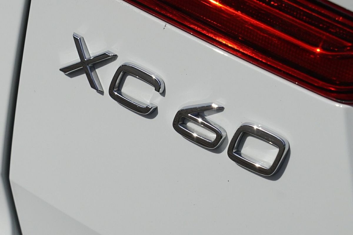 2021 Volvo XC60 B6 R-Design