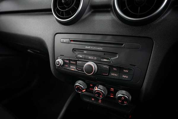 2013 Audi A1 Attraction 8X