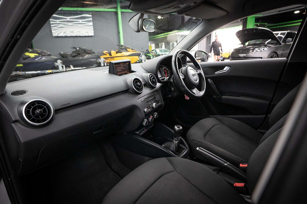 2013 Audi A1 Attraction 8X
