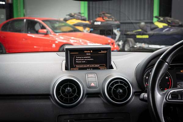 2013 Audi A1 Attraction 8X