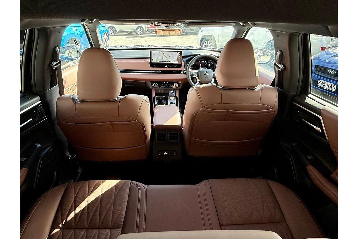2025 Mitsubishi Outlander Exceed Tourer ZM