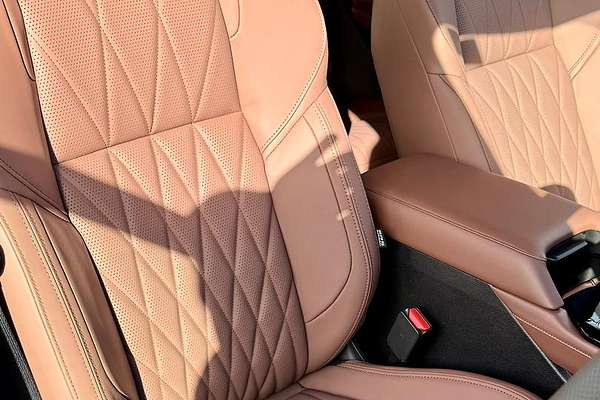 2025 Mitsubishi Outlander Exceed Tourer ZM