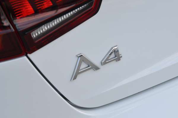 2019 Audi A4 45 TFSI S line B9