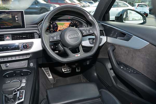 2019 Audi A4 45 TFSI S line B9