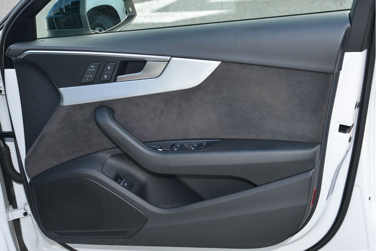 2019 Audi A4 45 TFSI S line B9