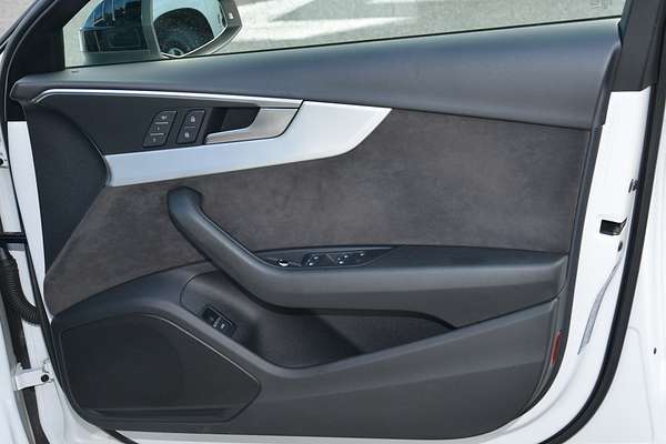 2019 Audi A4 45 TFSI S line B9