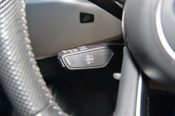 2019 Audi A4 45 TFSI S line B9