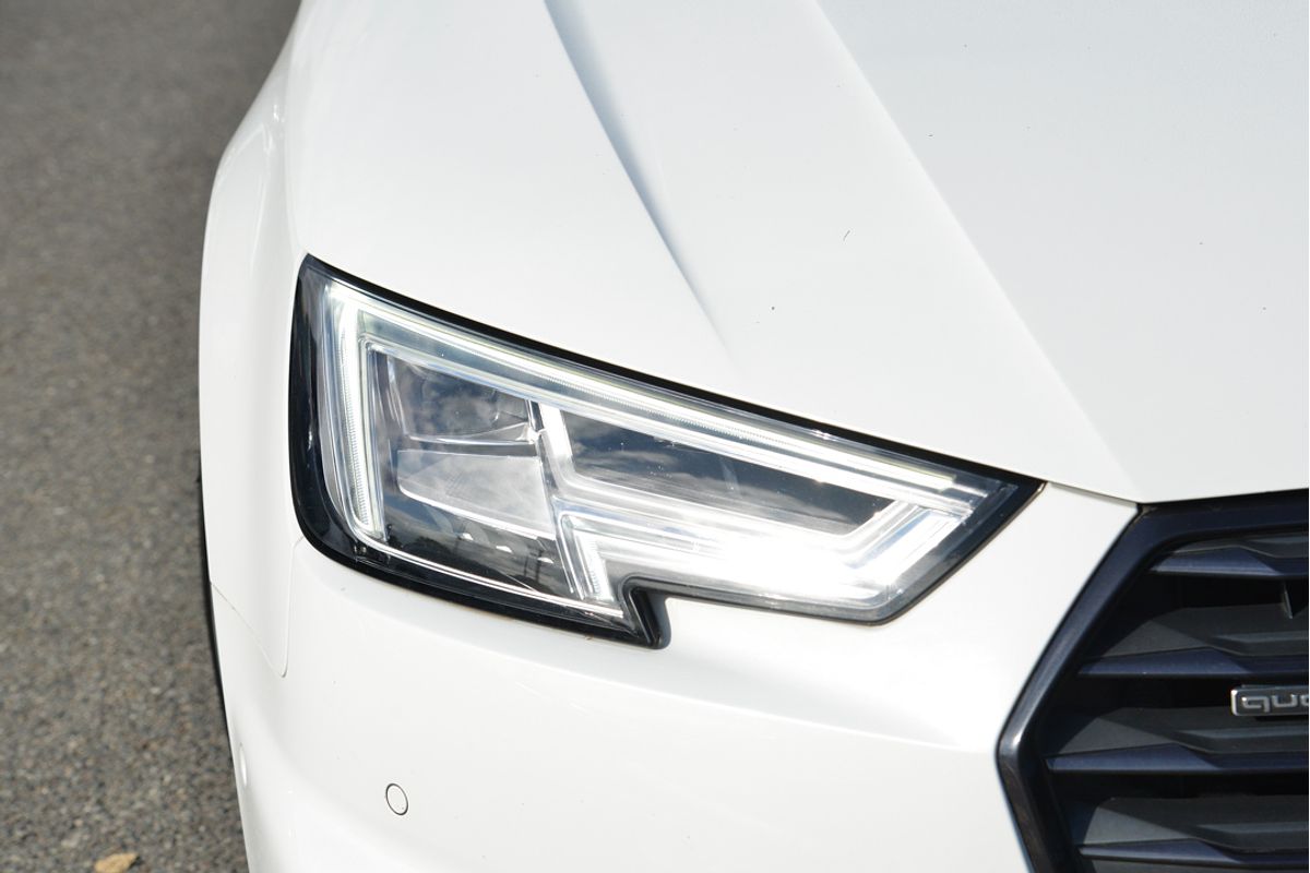 2019 Audi A4 45 TFSI S line B9