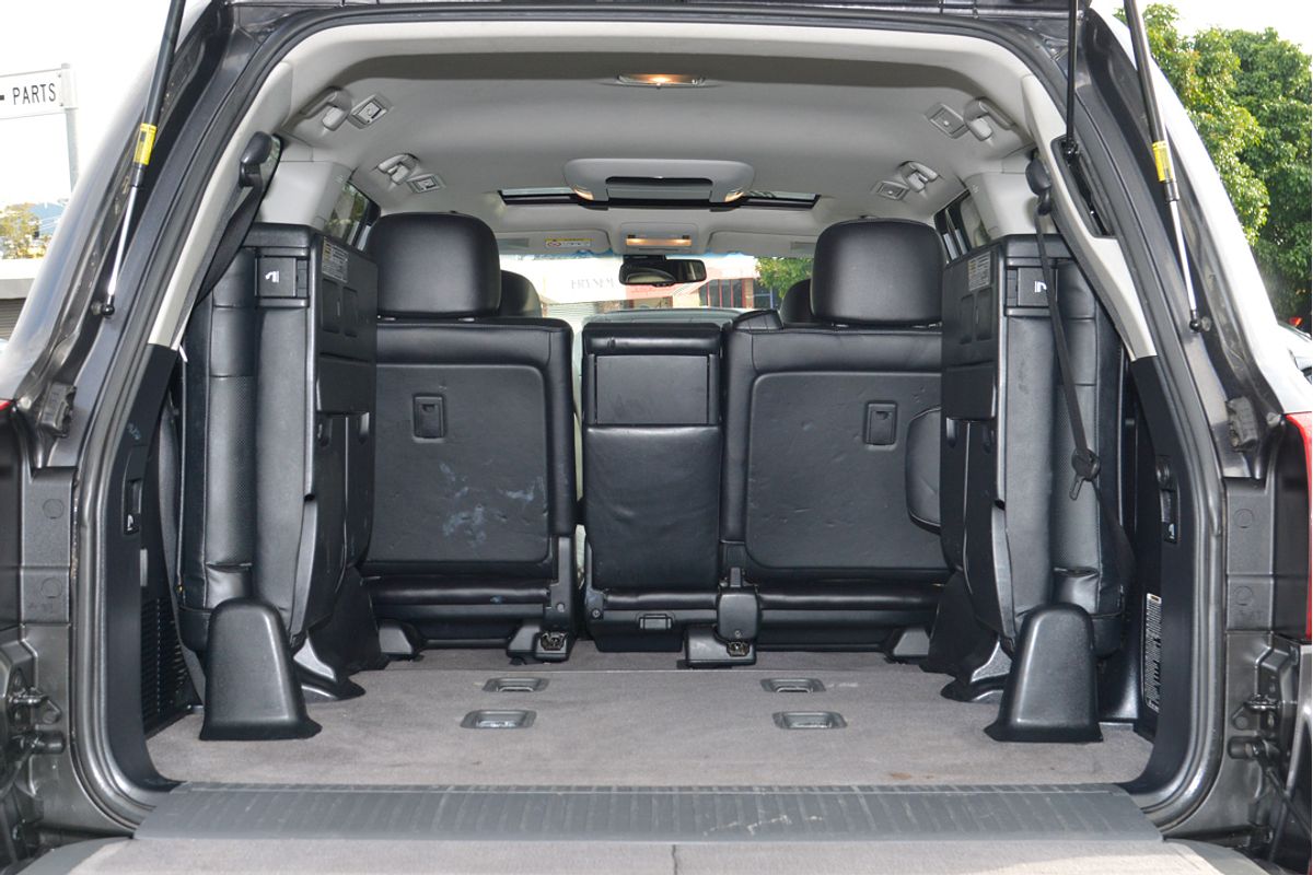 2013 Toyota Landcruiser Sahara VDJ200R