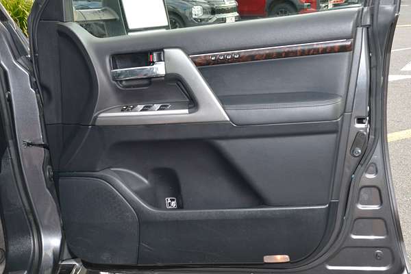 2013 Toyota Landcruiser Sahara VDJ200R