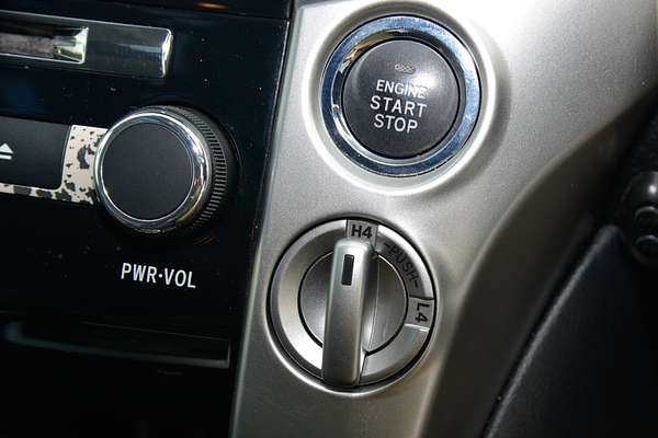 2013 Toyota Landcruiser Sahara VDJ200R