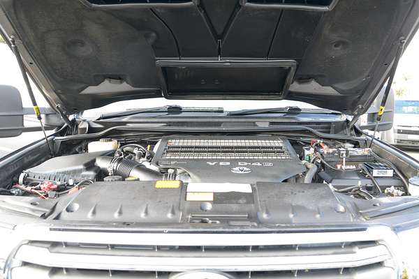 2013 Toyota Landcruiser Sahara VDJ200R