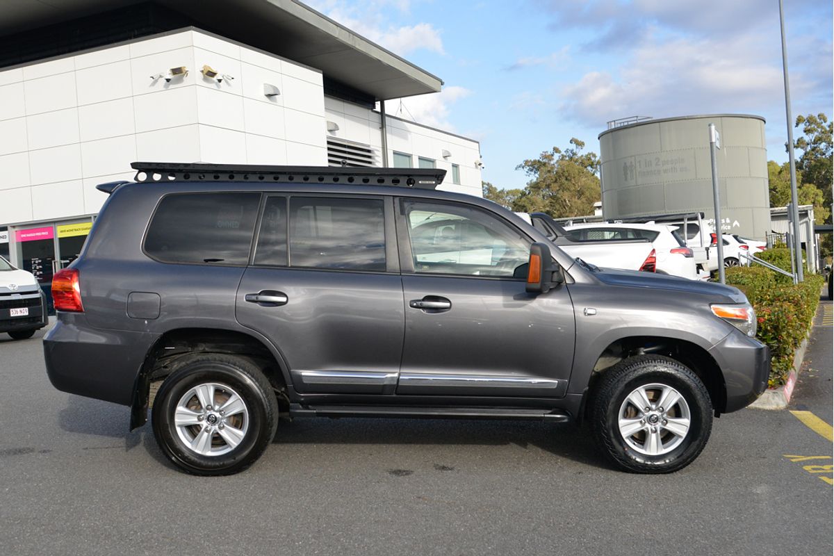 2013 Toyota Landcruiser Sahara VDJ200R