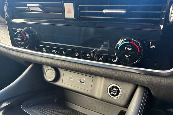 2024 Nissan X-TRAIL ST-L T33